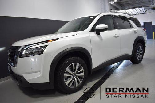 2025 Nissan Pathfinder SL 4WD