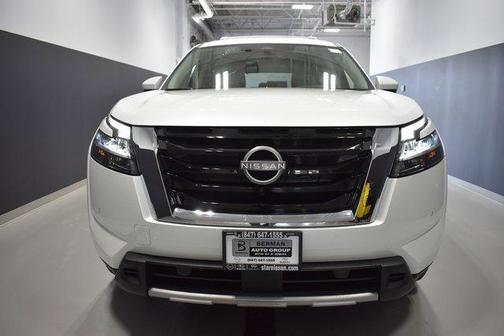 2025 Nissan Pathfinder SL 4WD