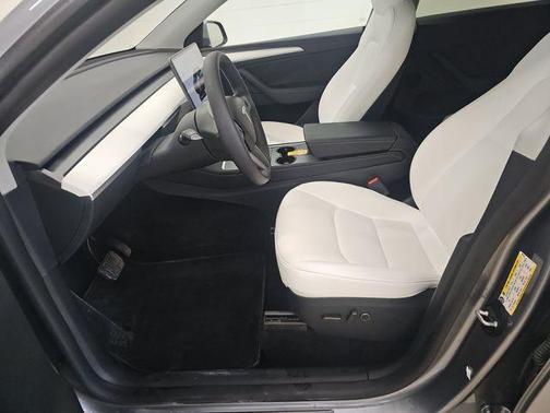 2025 Tesla Model Y Long Range Dual Motor All-Wheel Drive