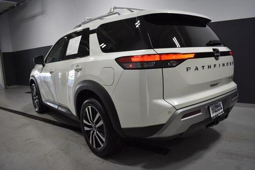 2023 Nissan Pathfinder Platinum 4WD