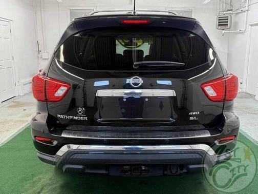 2017 Nissan Pathfinder SL