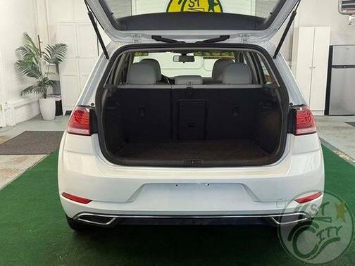 2018 Volkswagen Golf TSI SE