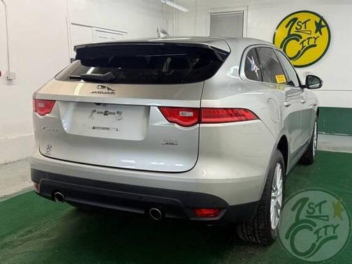 2017 Jaguar F-PACE 35t Prestige