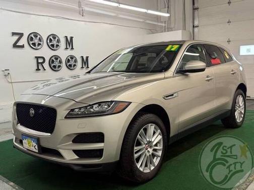 2017 Jaguar F-PACE 35t Prestige