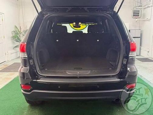 2020 Jeep Grand Cherokee Laredo