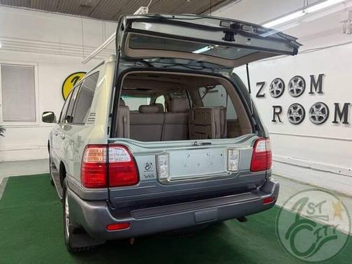 2005 Lexus LX 470 Base