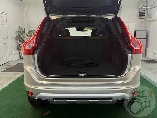 2017 Volvo XC60 T5 Dynamic