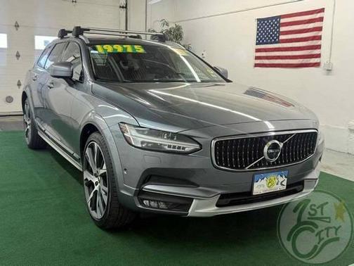 2017 Volvo V90 Cross Country T6