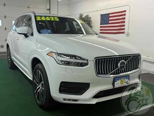 2020 Volvo XC90 T6 Momentum