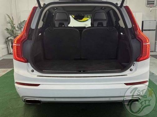 2020 Volvo XC90 T6 Momentum