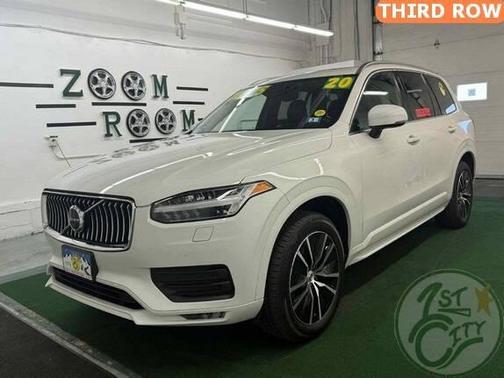 2020 Volvo XC90 T6 Momentum