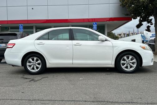 2010 Toyota Camry LE