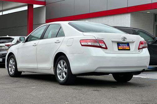 2010 Toyota Camry LE