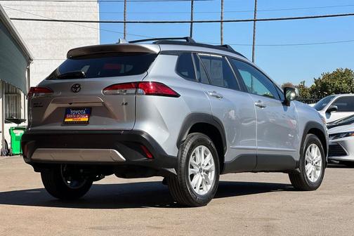 2024 Toyota Corolla Cross LE