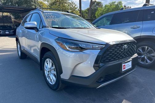 2024 Toyota Corolla Cross LE