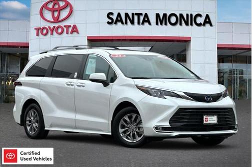 2024 Toyota Sienna XLE 8 Passenger
