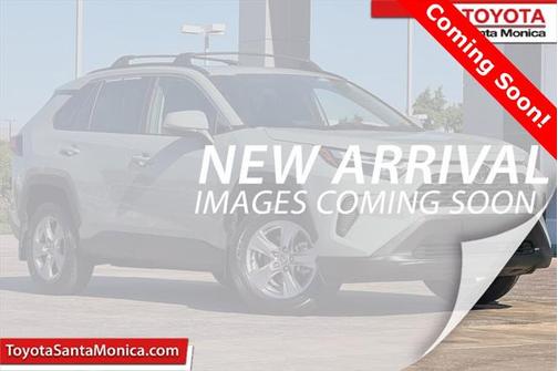 2024 Toyota Sienna XLE 8 Passenger