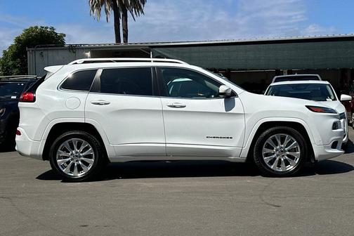 2017 Jeep Cherokee Overland