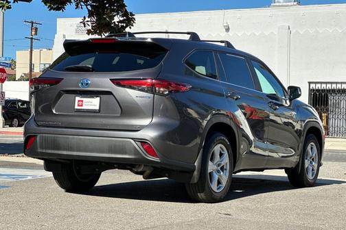 2023 Toyota Highlander Hybrid LE