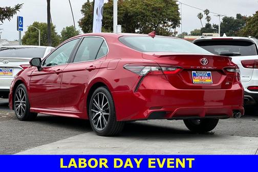 2022 Toyota Camry SE