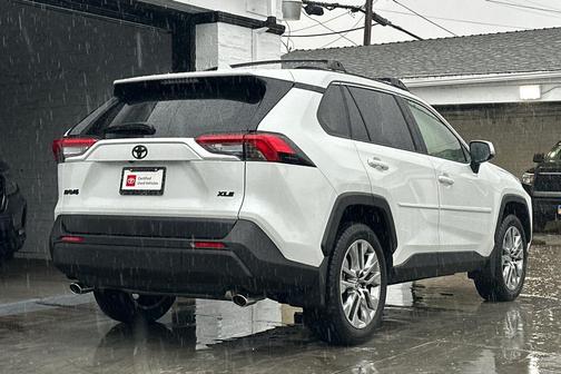 2025 Toyota RAV4 XLE Premium