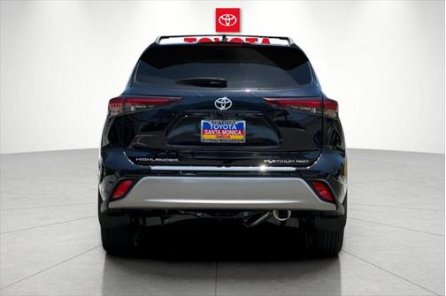 2025 Toyota Highlander Platinum