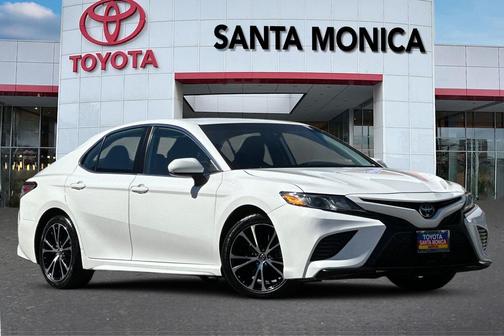 2020 Toyota Camry SE