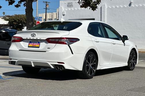 2020 Toyota Camry SE