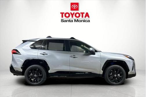 2025 Toyota RAV4 Hybrid SE