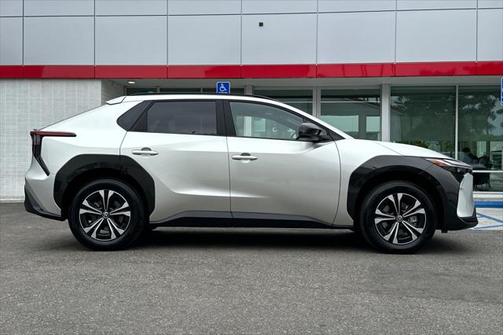 2024 Toyota bZ4X XLE