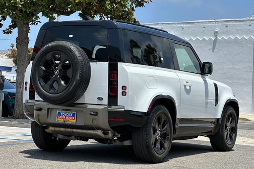 2022 Land Rover Defender 90 X-Dynamic SE