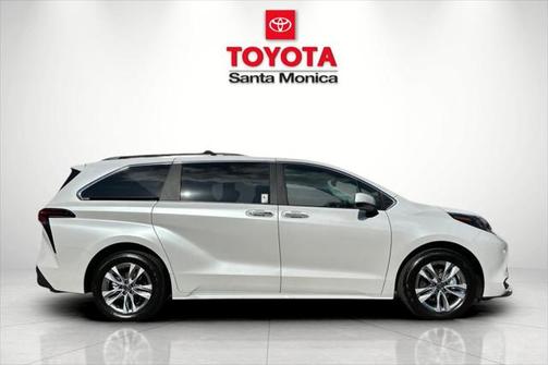 2025 Toyota Sienna XLE 7 Passenger