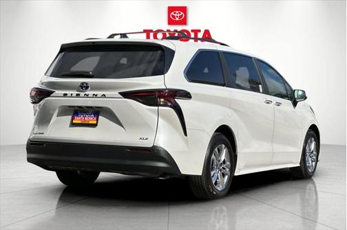 2025 Toyota Sienna XLE 7 Passenger