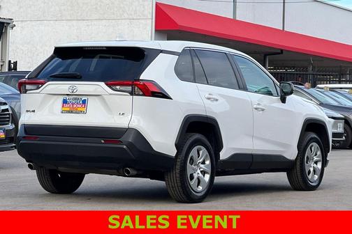 2022 Toyota RAV4 LE