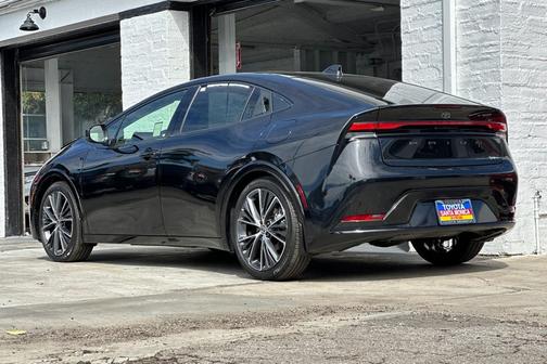 2025 Toyota Prius XLE