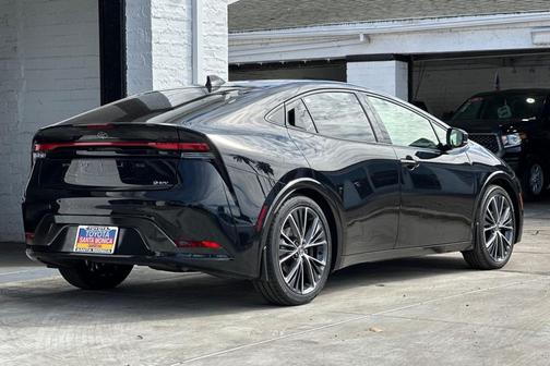 2025 Toyota Prius XLE