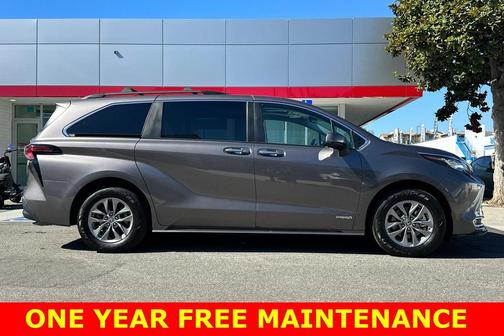 2021 Toyota Sienna XLE 8 Passenger