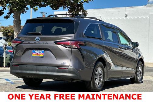 2021 Toyota Sienna XLE 8 Passenger
