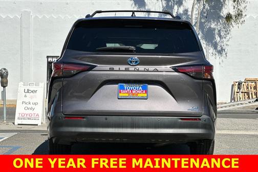 2021 Toyota Sienna XLE 8 Passenger