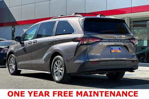 2021 Toyota Sienna XLE 8 Passenger