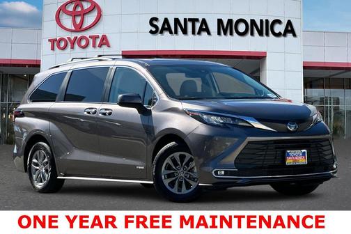 2021 Toyota Sienna XLE 8 Passenger