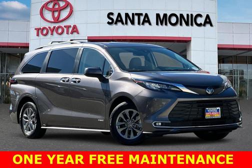 2021 Toyota Sienna XLE 8 Passenger