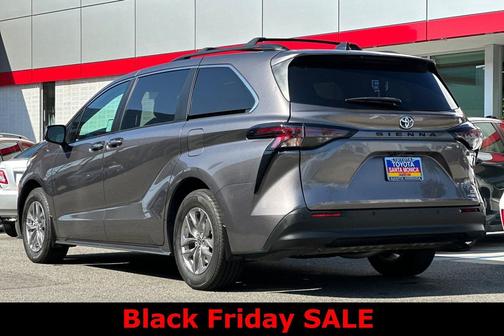 2023 Toyota Sienna XLE