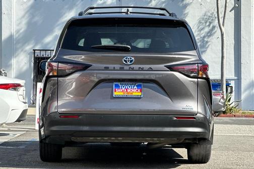 2023 Toyota Sienna XLE