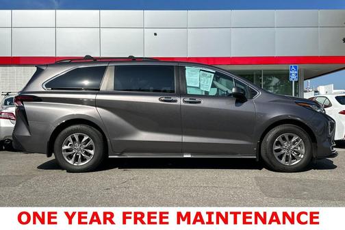 2023 Toyota Sienna XLE