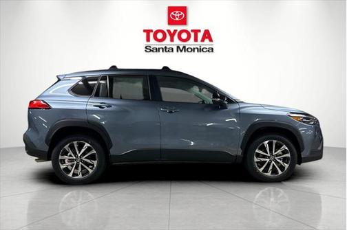 2025 Toyota Corolla Cross XLE