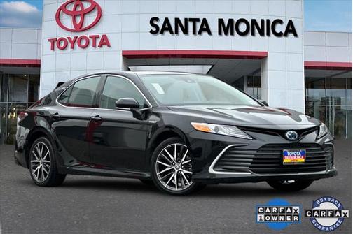 2021 Toyota Camry Hybrid XLE