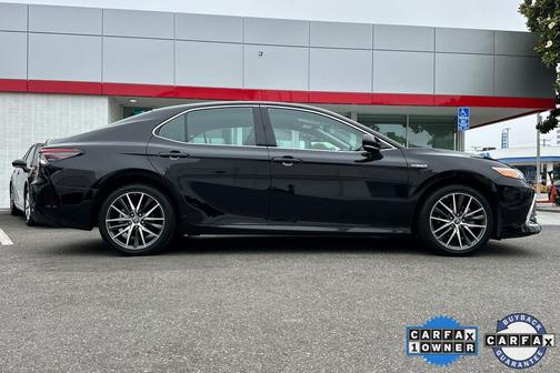 2021 Toyota Camry Hybrid XLE