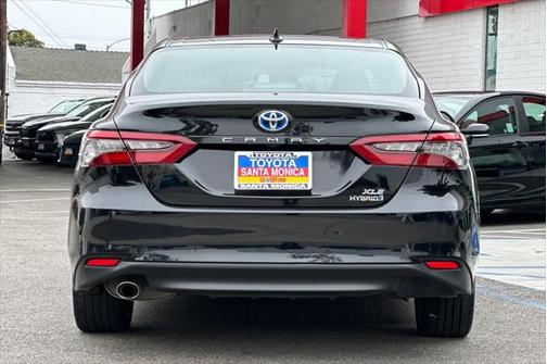 2021 Toyota Camry Hybrid XLE
