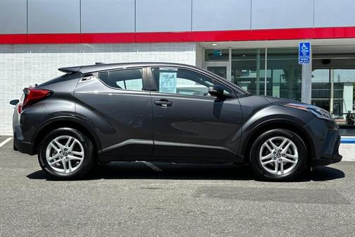 2021 Toyota C-HR LE